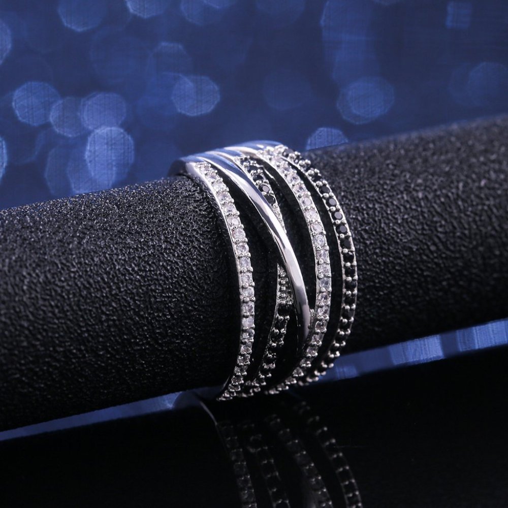 New 925 Silver Women's Round Cut Sapphire Ring - Picture 4 of 5
